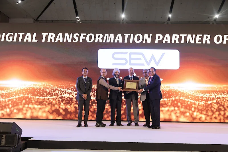 Digital Transformation Partner award recipients on the Bharat Electricity 2025 awards stage